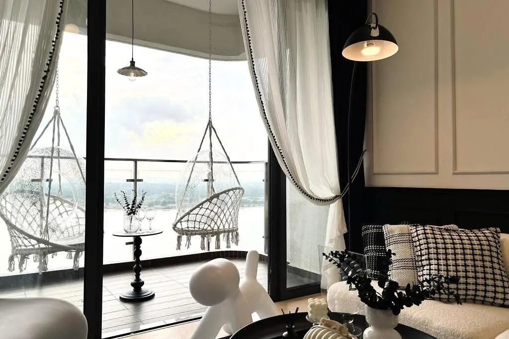 Dooga Ins-Cocohouse L17 Seaview Projector 1-6 Pax Apartment Johor Bahru